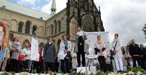 A­l­m­a­n­y­a­’­d­a­ ­K­a­d­ı­n­l­a­r­ ­K­i­l­i­s­e­y­e­ ­K­a­r­ş­ı­ ­A­y­a­k­l­a­n­d­ı­:­ ­­C­i­n­s­e­l­ ­İ­s­t­i­s­m­a­r­ ­Ö­r­t­b­a­s­ ­E­d­i­l­m­e­s­i­n­­